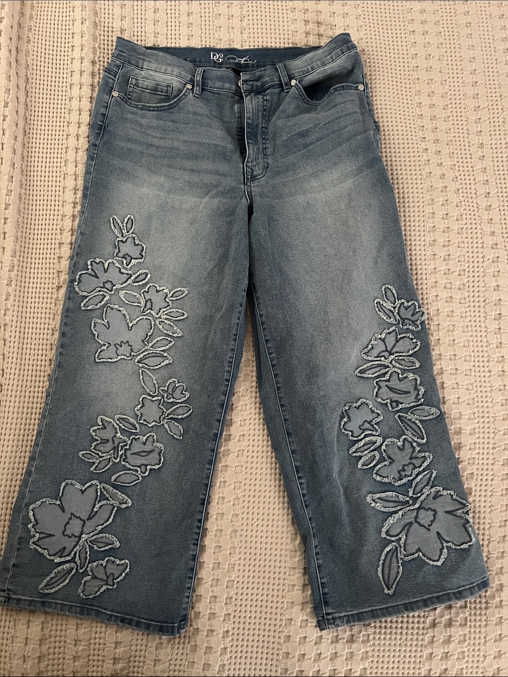 DG2 by Diane Gilman Medium Blue Floral Appliqué Wide-Leg Jeans